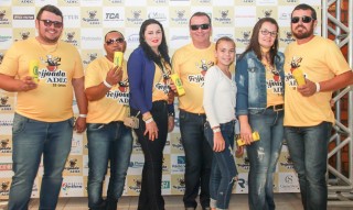 
<a style='margin-left: 5px;' class='btn btn-xs btn-social btn-facebook' href='https://www.facebook.com/sharer/sharer.php?u=https://www.galeramix.com.br/imagem/a35/800-800-90/conteudo/site_galerias/35/feijoada-adec-galera-mix-30.jpg' rel='popup' data-width='500' data-height='400'><i class='fa fa-facebook'></i>Compartilhar <span class='hidden-xs'>no Facebook</span>
</a> 
<a class='btn btn-default btn-xs' target='_blank' href='imagem/a35/800-800-90/conteudo/site_galerias/35/feijoada-adec-galera-mix-30.jpg'>
<span class='glyphicon glyphicon-cloud-download'></span> Salvar
</a>
