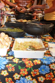 
<a style='margin-left: 5px;' class='btn btn-xs btn-social btn-facebook' href='https://www.facebook.com/sharer/sharer.php?u=https://www.galeramix.com.br/imagem/a35/800-800-90/conteudo/site_galerias/35/feijoada-adec-galera-mix-4.jpg' rel='popup' data-width='500' data-height='400'><i class='fa fa-facebook'></i>Compartilhar <span class='hidden-xs'>no Facebook</span>
</a> 
<a class='btn btn-default btn-xs' target='_blank' href='imagem/a35/800-800-90/conteudo/site_galerias/35/feijoada-adec-galera-mix-4.jpg'>
<span class='glyphicon glyphicon-cloud-download'></span> Salvar
</a>
