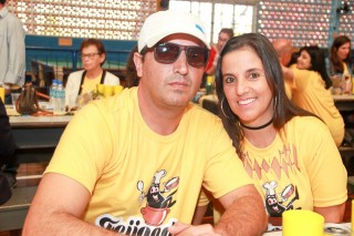 
<a style='margin-left: 5px;' class='btn btn-xs btn-social btn-facebook' href='https://www.facebook.com/sharer/sharer.php?u=https://www.galeramix.com.br/imagem/a35/800-800-90/conteudo/site_galerias/35/feijoada-adec-galera-mix-42.jpg' rel='popup' data-width='500' data-height='400'><i class='fa fa-facebook'></i>Compartilhar <span class='hidden-xs'>no Facebook</span>
</a> 
<a class='btn btn-default btn-xs' target='_blank' href='imagem/a35/800-800-90/conteudo/site_galerias/35/feijoada-adec-galera-mix-42.jpg'>
<span class='glyphicon glyphicon-cloud-download'></span> Salvar
</a>
