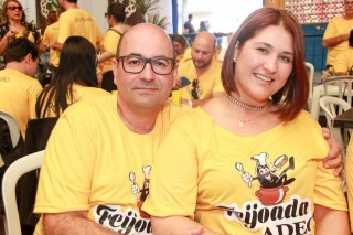 
<a style='margin-left: 5px;' class='btn btn-xs btn-social btn-facebook' href='https://www.facebook.com/sharer/sharer.php?u=https://www.galeramix.com.br/imagem/a35/800-800-90/conteudo/site_galerias/35/feijoada-adec-galera-mix-45.jpg' rel='popup' data-width='500' data-height='400'><i class='fa fa-facebook'></i>Compartilhar <span class='hidden-xs'>no Facebook</span>
</a> 
<a class='btn btn-default btn-xs' target='_blank' href='imagem/a35/800-800-90/conteudo/site_galerias/35/feijoada-adec-galera-mix-45.jpg'>
<span class='glyphicon glyphicon-cloud-download'></span> Salvar
</a>
