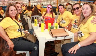 
<a style='margin-left: 5px;' class='btn btn-xs btn-social btn-facebook' href='https://www.facebook.com/sharer/sharer.php?u=https://www.galeramix.com.br/imagem/a35/800-800-90/conteudo/site_galerias/35/feijoada-adec-galera-mix-59.jpg' rel='popup' data-width='500' data-height='400'><i class='fa fa-facebook'></i>Compartilhar <span class='hidden-xs'>no Facebook</span>
</a> 
<a class='btn btn-default btn-xs' target='_blank' href='imagem/a35/800-800-90/conteudo/site_galerias/35/feijoada-adec-galera-mix-59.jpg'>
<span class='glyphicon glyphicon-cloud-download'></span> Salvar
</a>
