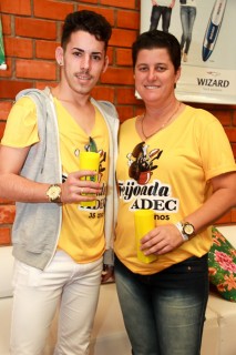 
<a style='margin-left: 5px;' class='btn btn-xs btn-social btn-facebook' href='https://www.facebook.com/sharer/sharer.php?u=https://www.galeramix.com.br/imagem/a35/800-800-90/conteudo/site_galerias/35/feijoada-adec-galera-mix-66.jpg' rel='popup' data-width='500' data-height='400'><i class='fa fa-facebook'></i>Compartilhar <span class='hidden-xs'>no Facebook</span>
</a> 
<a class='btn btn-default btn-xs' target='_blank' href='imagem/a35/800-800-90/conteudo/site_galerias/35/feijoada-adec-galera-mix-66.jpg'>
<span class='glyphicon glyphicon-cloud-download'></span> Salvar
</a>
