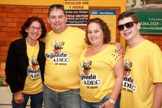 
<a style='margin-left: 5px;' class='btn btn-xs btn-social btn-facebook' href='https://www.facebook.com/sharer/sharer.php?u=https://www.galeramix.com.br/imagem/a35/800-800-90/conteudo/site_galerias/35/feijoada-adec-galera-mix-71.jpg' rel='popup' data-width='500' data-height='400'><i class='fa fa-facebook'></i>Compartilhar <span class='hidden-xs'>no Facebook</span>
</a> 
<a class='btn btn-default btn-xs' target='_blank' href='imagem/a35/800-800-90/conteudo/site_galerias/35/feijoada-adec-galera-mix-71.jpg'>
<span class='glyphicon glyphicon-cloud-download'></span> Salvar
</a>
