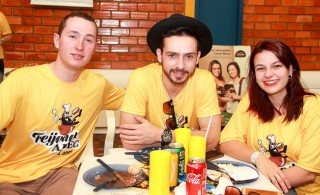 
<a style='margin-left: 5px;' class='btn btn-xs btn-social btn-facebook' href='https://www.facebook.com/sharer/sharer.php?u=https://www.galeramix.com.br/imagem/a35/800-800-90/conteudo/site_galerias/35/feijoada-adec-galera-mix-72.jpg' rel='popup' data-width='500' data-height='400'><i class='fa fa-facebook'></i>Compartilhar <span class='hidden-xs'>no Facebook</span>
</a> 
<a class='btn btn-default btn-xs' target='_blank' href='imagem/a35/800-800-90/conteudo/site_galerias/35/feijoada-adec-galera-mix-72.jpg'>
<span class='glyphicon glyphicon-cloud-download'></span> Salvar
</a>
