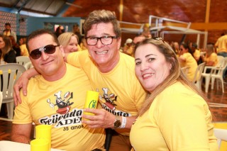 
<a style='margin-left: 5px;' class='btn btn-xs btn-social btn-facebook' href='https://www.facebook.com/sharer/sharer.php?u=https://www.galeramix.com.br/imagem/a35/800-800-90/conteudo/site_galerias/35/feijoada-adec-galera-mix-77.jpg' rel='popup' data-width='500' data-height='400'><i class='fa fa-facebook'></i>Compartilhar <span class='hidden-xs'>no Facebook</span>
</a> 
<a class='btn btn-default btn-xs' target='_blank' href='imagem/a35/800-800-90/conteudo/site_galerias/35/feijoada-adec-galera-mix-77.jpg'>
<span class='glyphicon glyphicon-cloud-download'></span> Salvar
</a>
