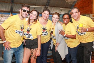 
<a style='margin-left: 5px;' class='btn btn-xs btn-social btn-facebook' href='https://www.facebook.com/sharer/sharer.php?u=https://www.galeramix.com.br/imagem/a35/800-800-90/conteudo/site_galerias/35/feijoada-adec-galera-mix-80.jpg' rel='popup' data-width='500' data-height='400'><i class='fa fa-facebook'></i>Compartilhar <span class='hidden-xs'>no Facebook</span>
</a> 
<a class='btn btn-default btn-xs' target='_blank' href='imagem/a35/800-800-90/conteudo/site_galerias/35/feijoada-adec-galera-mix-80.jpg'>
<span class='glyphicon glyphicon-cloud-download'></span> Salvar
</a>
