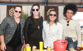 
<a style='margin-left: 5px;' class='btn btn-xs btn-social btn-facebook' href='https://www.facebook.com/sharer/sharer.php?u=https://www.galeramix.com.br/imagem/a35/800-800-90/conteudo/site_galerias/35/feijoada-adec-galera-mix-86.jpg' rel='popup' data-width='500' data-height='400'><i class='fa fa-facebook'></i>Compartilhar <span class='hidden-xs'>no Facebook</span>
</a> 
<a class='btn btn-default btn-xs' target='_blank' href='imagem/a35/800-800-90/conteudo/site_galerias/35/feijoada-adec-galera-mix-86.jpg'>
<span class='glyphicon glyphicon-cloud-download'></span> Salvar
</a>
