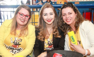 
<a style='margin-left: 5px;' class='btn btn-xs btn-social btn-facebook' href='https://www.facebook.com/sharer/sharer.php?u=https://www.galeramix.com.br/imagem/a35/800-800-90/conteudo/site_galerias/35/feijoada-adec-galera-mix-87.jpg' rel='popup' data-width='500' data-height='400'><i class='fa fa-facebook'></i>Compartilhar <span class='hidden-xs'>no Facebook</span>
</a> 
<a class='btn btn-default btn-xs' target='_blank' href='imagem/a35/800-800-90/conteudo/site_galerias/35/feijoada-adec-galera-mix-87.jpg'>
<span class='glyphicon glyphicon-cloud-download'></span> Salvar
</a>
