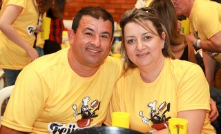 
<a style='margin-left: 5px;' class='btn btn-xs btn-social btn-facebook' href='https://www.facebook.com/sharer/sharer.php?u=https://www.galeramix.com.br/imagem/a35/800-800-90/conteudo/site_galerias/35/feijoada-adec-galera-mix-90.jpg' rel='popup' data-width='500' data-height='400'><i class='fa fa-facebook'></i>Compartilhar <span class='hidden-xs'>no Facebook</span>
</a> 
<a class='btn btn-default btn-xs' target='_blank' href='imagem/a35/800-800-90/conteudo/site_galerias/35/feijoada-adec-galera-mix-90.jpg'>
<span class='glyphicon glyphicon-cloud-download'></span> Salvar
</a>
