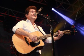 
                                    <a style='margin-left: 5px;' class='btn btn-xs btn-social btn-facebook' href='https://www.facebook.com/sharer/sharer.php?u=https://www.galeramix.com.br/imagem/a37/800-800-90/conteudo/site_galerias/37/daniel-centro-eventos-petry-galera-mix-27-07-20171.jpg' rel='popup' data-width='500' data-height='400'><i class='fa fa-facebook'></i>Compartilhar <span class='hidden-xs'>no Facebook</span>
                                </a> 
                                <a class='btn btn-default btn-xs' target='_blank' href='imagem/a37/800-800-90/conteudo/site_galerias/37/daniel-centro-eventos-petry-galera-mix-27-07-20171.jpg'>
                                    <span class='glyphicon glyphicon-cloud-download'></span> Salvar
                                </a>
                                