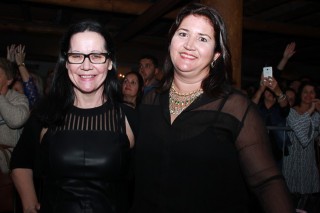 
<a style='margin-left: 5px;' class='btn btn-xs btn-social btn-facebook' href='https://www.facebook.com/sharer/sharer.php?u=https://www.galeramix.com.br/imagem/a37/800-800-90/conteudo/site_galerias/37/daniel-centro-eventos-petry-galera-mix-27-07-2017122.jpg' rel='popup' data-width='500' data-height='400'><i class='fa fa-facebook'></i>Compartilhar <span class='hidden-xs'>no Facebook</span>
</a> 
<a class='btn btn-default btn-xs' target='_blank' href='imagem/a37/800-800-90/conteudo/site_galerias/37/daniel-centro-eventos-petry-galera-mix-27-07-2017122.jpg'>
<span class='glyphicon glyphicon-cloud-download'></span> Salvar
</a>
