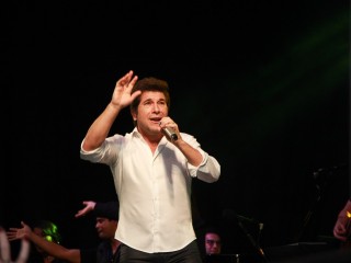 
<a style='margin-left: 5px;' class='btn btn-xs btn-social btn-facebook' href='https://www.facebook.com/sharer/sharer.php?u=https://www.galeramix.com.br/imagem/a37/800-800-90/conteudo/site_galerias/37/daniel-centro-eventos-petry-galera-mix-27-07-2017129.jpg' rel='popup' data-width='500' data-height='400'><i class='fa fa-facebook'></i>Compartilhar <span class='hidden-xs'>no Facebook</span>
</a> 
<a class='btn btn-default btn-xs' target='_blank' href='imagem/a37/800-800-90/conteudo/site_galerias/37/daniel-centro-eventos-petry-galera-mix-27-07-2017129.jpg'>
<span class='glyphicon glyphicon-cloud-download'></span> Salvar
</a>
