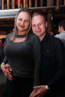 
<a style='margin-left: 5px;' class='btn btn-xs btn-social btn-facebook' href='https://www.facebook.com/sharer/sharer.php?u=https://www.galeramix.com.br/imagem/a37/800-800-90/conteudo/site_galerias/37/daniel-centro-eventos-petry-galera-mix-27-07-2017140.jpg' rel='popup' data-width='500' data-height='400'><i class='fa fa-facebook'></i>Compartilhar <span class='hidden-xs'>no Facebook</span>
</a> 
<a class='btn btn-default btn-xs' target='_blank' href='imagem/a37/800-800-90/conteudo/site_galerias/37/daniel-centro-eventos-petry-galera-mix-27-07-2017140.jpg'>
<span class='glyphicon glyphicon-cloud-download'></span> Salvar
</a>
