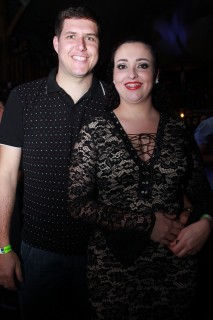 
<a style='margin-left: 5px;' class='btn btn-xs btn-social btn-facebook' href='https://www.facebook.com/sharer/sharer.php?u=https://www.galeramix.com.br/imagem/a37/800-800-90/conteudo/site_galerias/37/daniel-centro-eventos-petry-galera-mix-27-07-2017143.jpg' rel='popup' data-width='500' data-height='400'><i class='fa fa-facebook'></i>Compartilhar <span class='hidden-xs'>no Facebook</span>
</a> 
<a class='btn btn-default btn-xs' target='_blank' href='imagem/a37/800-800-90/conteudo/site_galerias/37/daniel-centro-eventos-petry-galera-mix-27-07-2017143.jpg'>
<span class='glyphicon glyphicon-cloud-download'></span> Salvar
</a>
