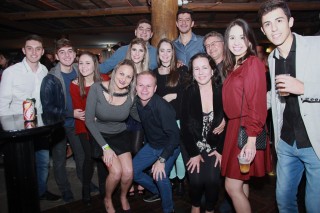 
<a style='margin-left: 5px;' class='btn btn-xs btn-social btn-facebook' href='https://www.facebook.com/sharer/sharer.php?u=https://www.galeramix.com.br/imagem/a37/800-800-90/conteudo/site_galerias/37/daniel-centro-eventos-petry-galera-mix-27-07-2017148.jpg' rel='popup' data-width='500' data-height='400'><i class='fa fa-facebook'></i>Compartilhar <span class='hidden-xs'>no Facebook</span>
</a> 
<a class='btn btn-default btn-xs' target='_blank' href='imagem/a37/800-800-90/conteudo/site_galerias/37/daniel-centro-eventos-petry-galera-mix-27-07-2017148.jpg'>
<span class='glyphicon glyphicon-cloud-download'></span> Salvar
</a>
