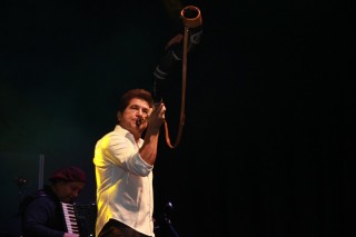 
<a style='margin-left: 5px;' class='btn btn-xs btn-social btn-facebook' href='https://www.facebook.com/sharer/sharer.php?u=https://www.galeramix.com.br/imagem/a37/800-800-90/conteudo/site_galerias/37/daniel-centro-eventos-petry-galera-mix-27-07-201722.jpg' rel='popup' data-width='500' data-height='400'><i class='fa fa-facebook'></i>Compartilhar <span class='hidden-xs'>no Facebook</span>
</a> 
<a class='btn btn-default btn-xs' target='_blank' href='imagem/a37/800-800-90/conteudo/site_galerias/37/daniel-centro-eventos-petry-galera-mix-27-07-201722.jpg'>
<span class='glyphicon glyphicon-cloud-download'></span> Salvar
</a>
