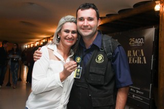 
<a style='margin-left: 5px;' class='btn btn-xs btn-social btn-facebook' href='https://www.facebook.com/sharer/sharer.php?u=https://www.galeramix.com.br/imagem/a37/800-800-90/conteudo/site_galerias/37/daniel-centro-eventos-petry-galera-mix-27-07-201725.jpg' rel='popup' data-width='500' data-height='400'><i class='fa fa-facebook'></i>Compartilhar <span class='hidden-xs'>no Facebook</span>
</a> 
<a class='btn btn-default btn-xs' target='_blank' href='imagem/a37/800-800-90/conteudo/site_galerias/37/daniel-centro-eventos-petry-galera-mix-27-07-201725.jpg'>
<span class='glyphicon glyphicon-cloud-download'></span> Salvar
</a>
