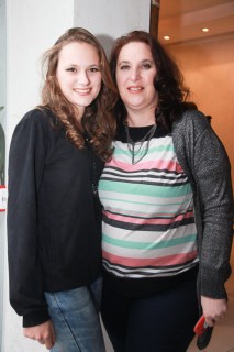 
<a style='margin-left: 5px;' class='btn btn-xs btn-social btn-facebook' href='https://www.facebook.com/sharer/sharer.php?u=https://www.galeramix.com.br/imagem/a37/800-800-90/conteudo/site_galerias/37/daniel-centro-eventos-petry-galera-mix-27-07-201727.jpg' rel='popup' data-width='500' data-height='400'><i class='fa fa-facebook'></i>Compartilhar <span class='hidden-xs'>no Facebook</span>
</a> 
<a class='btn btn-default btn-xs' target='_blank' href='imagem/a37/800-800-90/conteudo/site_galerias/37/daniel-centro-eventos-petry-galera-mix-27-07-201727.jpg'>
<span class='glyphicon glyphicon-cloud-download'></span> Salvar
</a>
