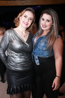 
<a style='margin-left: 5px;' class='btn btn-xs btn-social btn-facebook' href='https://www.facebook.com/sharer/sharer.php?u=https://www.galeramix.com.br/imagem/a37/800-800-90/conteudo/site_galerias/37/daniel-centro-eventos-petry-galera-mix-27-07-201728.jpg' rel='popup' data-width='500' data-height='400'><i class='fa fa-facebook'></i>Compartilhar <span class='hidden-xs'>no Facebook</span>
</a> 
<a class='btn btn-default btn-xs' target='_blank' href='imagem/a37/800-800-90/conteudo/site_galerias/37/daniel-centro-eventos-petry-galera-mix-27-07-201728.jpg'>
<span class='glyphicon glyphicon-cloud-download'></span> Salvar
</a>
