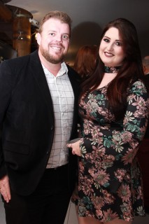 
<a style='margin-left: 5px;' class='btn btn-xs btn-social btn-facebook' href='https://www.facebook.com/sharer/sharer.php?u=https://www.galeramix.com.br/imagem/a37/800-800-90/conteudo/site_galerias/37/daniel-centro-eventos-petry-galera-mix-27-07-201737.jpg' rel='popup' data-width='500' data-height='400'><i class='fa fa-facebook'></i>Compartilhar <span class='hidden-xs'>no Facebook</span>
</a> 
<a class='btn btn-default btn-xs' target='_blank' href='imagem/a37/800-800-90/conteudo/site_galerias/37/daniel-centro-eventos-petry-galera-mix-27-07-201737.jpg'>
<span class='glyphicon glyphicon-cloud-download'></span> Salvar
</a>
