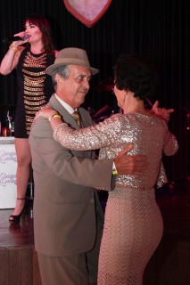 
<a style='margin-left: 5px;' class='btn btn-xs btn-social btn-facebook' href='https://www.facebook.com/sharer/sharer.php?u=https://www.galeramix.com.br/imagem/a37/800-800-90/conteudo/site_galerias/37/daniel-centro-eventos-petry-galera-mix-27-07-201744.jpg' rel='popup' data-width='500' data-height='400'><i class='fa fa-facebook'></i>Compartilhar <span class='hidden-xs'>no Facebook</span>
</a> 
<a class='btn btn-default btn-xs' target='_blank' href='imagem/a37/800-800-90/conteudo/site_galerias/37/daniel-centro-eventos-petry-galera-mix-27-07-201744.jpg'>
<span class='glyphicon glyphicon-cloud-download'></span> Salvar
</a>
