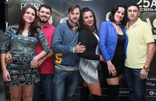 
<a style='margin-left: 5px;' class='btn btn-xs btn-social btn-facebook' href='https://www.facebook.com/sharer/sharer.php?u=https://www.galeramix.com.br/imagem/a37/800-800-90/conteudo/site_galerias/37/daniel-centro-eventos-petry-galera-mix-27-07-201762.jpg' rel='popup' data-width='500' data-height='400'><i class='fa fa-facebook'></i>Compartilhar <span class='hidden-xs'>no Facebook</span>
</a> 
<a class='btn btn-default btn-xs' target='_blank' href='imagem/a37/800-800-90/conteudo/site_galerias/37/daniel-centro-eventos-petry-galera-mix-27-07-201762.jpg'>
<span class='glyphicon glyphicon-cloud-download'></span> Salvar
</a>
