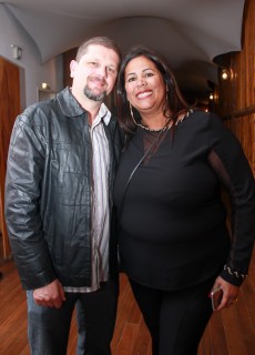 
<a style='margin-left: 5px;' class='btn btn-xs btn-social btn-facebook' href='https://www.facebook.com/sharer/sharer.php?u=https://www.galeramix.com.br/imagem/a37/800-800-90/conteudo/site_galerias/37/daniel-centro-eventos-petry-galera-mix-27-07-201770.jpg' rel='popup' data-width='500' data-height='400'><i class='fa fa-facebook'></i>Compartilhar <span class='hidden-xs'>no Facebook</span>
</a> 
<a class='btn btn-default btn-xs' target='_blank' href='imagem/a37/800-800-90/conteudo/site_galerias/37/daniel-centro-eventos-petry-galera-mix-27-07-201770.jpg'>
<span class='glyphicon glyphicon-cloud-download'></span> Salvar
</a>
