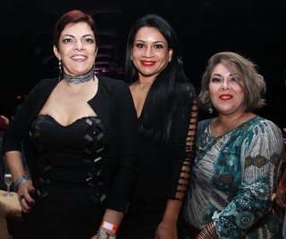 
<a style='margin-left: 5px;' class='btn btn-xs btn-social btn-facebook' href='https://www.facebook.com/sharer/sharer.php?u=https://www.galeramix.com.br/imagem/a37/800-800-90/conteudo/site_galerias/37/daniel-centro-eventos-petry-galera-mix-27-07-201787.jpg' rel='popup' data-width='500' data-height='400'><i class='fa fa-facebook'></i>Compartilhar <span class='hidden-xs'>no Facebook</span>
</a> 
<a class='btn btn-default btn-xs' target='_blank' href='imagem/a37/800-800-90/conteudo/site_galerias/37/daniel-centro-eventos-petry-galera-mix-27-07-201787.jpg'>
<span class='glyphicon glyphicon-cloud-download'></span> Salvar
</a>
