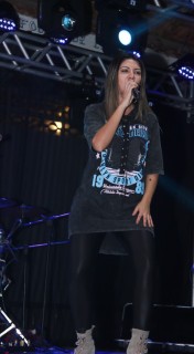 
                        <a style='margin-left: 5px;' class='btn btn-xs btn-social btn-facebook' href='https://www.facebook.com/sharer/sharer.php?u=https://www.galeramix.com.br/imagem/a38/800-800-90/conteudo/site_galerias/38/baile-dos-pais-12.jpg' rel='popup' data-width='500' data-height='400'><i class='fa fa-facebook'></i>Compartilhar <span class='hidden-xs'>no Facebook</span>
                    </a> 
                    <a class='btn btn-default btn-xs' target='_blank' href='imagem/a38/800-800-90/conteudo/site_galerias/38/baile-dos-pais-12.jpg'>
                        <span class='glyphicon glyphicon-cloud-download'></span> Salvar
                    </a>
                    