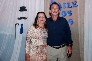 
<a style='margin-left: 5px;' class='btn btn-xs btn-social btn-facebook' href='https://www.facebook.com/sharer/sharer.php?u=https://www.galeramix.com.br/imagem/a38/800-800-90/conteudo/site_galerias/38/baile-dos-pais-24.jpg' rel='popup' data-width='500' data-height='400'><i class='fa fa-facebook'></i>Compartilhar <span class='hidden-xs'>no Facebook</span>
</a> 
<a class='btn btn-default btn-xs' target='_blank' href='imagem/a38/800-800-90/conteudo/site_galerias/38/baile-dos-pais-24.jpg'>
<span class='glyphicon glyphicon-cloud-download'></span> Salvar
</a>
