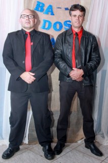 
<a style='margin-left: 5px;' class='btn btn-xs btn-social btn-facebook' href='https://www.facebook.com/sharer/sharer.php?u=https://www.galeramix.com.br/imagem/a38/800-800-90/conteudo/site_galerias/38/baile-dos-pais-26.jpg' rel='popup' data-width='500' data-height='400'><i class='fa fa-facebook'></i>Compartilhar <span class='hidden-xs'>no Facebook</span>
</a> 
<a class='btn btn-default btn-xs' target='_blank' href='imagem/a38/800-800-90/conteudo/site_galerias/38/baile-dos-pais-26.jpg'>
<span class='glyphicon glyphicon-cloud-download'></span> Salvar
</a>
