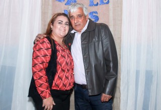 
<a style='margin-left: 5px;' class='btn btn-xs btn-social btn-facebook' href='https://www.facebook.com/sharer/sharer.php?u=https://www.galeramix.com.br/imagem/a38/800-800-90/conteudo/site_galerias/38/baile-dos-pais-27.jpg' rel='popup' data-width='500' data-height='400'><i class='fa fa-facebook'></i>Compartilhar <span class='hidden-xs'>no Facebook</span>
</a> 
<a class='btn btn-default btn-xs' target='_blank' href='imagem/a38/800-800-90/conteudo/site_galerias/38/baile-dos-pais-27.jpg'>
<span class='glyphicon glyphicon-cloud-download'></span> Salvar
</a>
