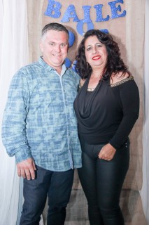 
<a style='margin-left: 5px;' class='btn btn-xs btn-social btn-facebook' href='https://www.facebook.com/sharer/sharer.php?u=https://www.galeramix.com.br/imagem/a38/800-800-90/conteudo/site_galerias/38/baile-dos-pais-31.jpg' rel='popup' data-width='500' data-height='400'><i class='fa fa-facebook'></i>Compartilhar <span class='hidden-xs'>no Facebook</span>
</a> 
<a class='btn btn-default btn-xs' target='_blank' href='imagem/a38/800-800-90/conteudo/site_galerias/38/baile-dos-pais-31.jpg'>
<span class='glyphicon glyphicon-cloud-download'></span> Salvar
</a>
