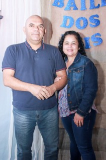 
<a style='margin-left: 5px;' class='btn btn-xs btn-social btn-facebook' href='https://www.facebook.com/sharer/sharer.php?u=https://www.galeramix.com.br/imagem/a38/800-800-90/conteudo/site_galerias/38/baile-dos-pais-32.jpg' rel='popup' data-width='500' data-height='400'><i class='fa fa-facebook'></i>Compartilhar <span class='hidden-xs'>no Facebook</span>
</a> 
<a class='btn btn-default btn-xs' target='_blank' href='imagem/a38/800-800-90/conteudo/site_galerias/38/baile-dos-pais-32.jpg'>
<span class='glyphicon glyphicon-cloud-download'></span> Salvar
</a>
