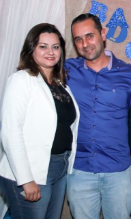 
<a style='margin-left: 5px;' class='btn btn-xs btn-social btn-facebook' href='https://www.facebook.com/sharer/sharer.php?u=https://www.galeramix.com.br/imagem/a38/800-800-90/conteudo/site_galerias/38/baile-dos-pais-39.jpg' rel='popup' data-width='500' data-height='400'><i class='fa fa-facebook'></i>Compartilhar <span class='hidden-xs'>no Facebook</span>
</a> 
<a class='btn btn-default btn-xs' target='_blank' href='imagem/a38/800-800-90/conteudo/site_galerias/38/baile-dos-pais-39.jpg'>
<span class='glyphicon glyphicon-cloud-download'></span> Salvar
</a>
