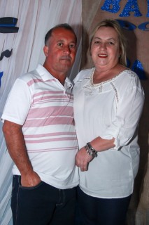 
<a style='margin-left: 5px;' class='btn btn-xs btn-social btn-facebook' href='https://www.facebook.com/sharer/sharer.php?u=https://www.galeramix.com.br/imagem/a38/800-800-90/conteudo/site_galerias/38/baile-dos-pais-40.jpg' rel='popup' data-width='500' data-height='400'><i class='fa fa-facebook'></i>Compartilhar <span class='hidden-xs'>no Facebook</span>
</a> 
<a class='btn btn-default btn-xs' target='_blank' href='imagem/a38/800-800-90/conteudo/site_galerias/38/baile-dos-pais-40.jpg'>
<span class='glyphicon glyphicon-cloud-download'></span> Salvar
</a>
