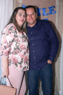 
<a style='margin-left: 5px;' class='btn btn-xs btn-social btn-facebook' href='https://www.facebook.com/sharer/sharer.php?u=https://www.galeramix.com.br/imagem/a38/800-800-90/conteudo/site_galerias/38/baile-dos-pais-50.jpg' rel='popup' data-width='500' data-height='400'><i class='fa fa-facebook'></i>Compartilhar <span class='hidden-xs'>no Facebook</span>
</a> 
<a class='btn btn-default btn-xs' target='_blank' href='imagem/a38/800-800-90/conteudo/site_galerias/38/baile-dos-pais-50.jpg'>
<span class='glyphicon glyphicon-cloud-download'></span> Salvar
</a>
