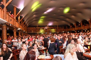 
        <a style='margin-left: 5px;' class='btn btn-xs btn-social btn-facebook' href='https://www.facebook.com/sharer/sharer.php?u=https://www.galeramix.com.br/imagem/a39/800-800-90/conteudo/site_galerias/39/raca-negra-petry-galera-mix-105.jpg' rel='popup' data-width='500' data-height='400'><i class='fa fa-facebook'></i>Compartilhar <span class='hidden-xs'>no Facebook</span>
    </a> 
    <a class='btn btn-default btn-xs' target='_blank' href='imagem/a39/800-800-90/conteudo/site_galerias/39/raca-negra-petry-galera-mix-105.jpg'>
        <span class='glyphicon glyphicon-cloud-download'></span> Salvar
    </a>
    