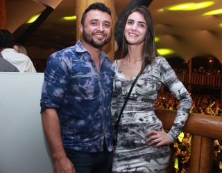 
<a style='margin-left: 5px;' class='btn btn-xs btn-social btn-facebook' href='https://www.facebook.com/sharer/sharer.php?u=https://www.galeramix.com.br/imagem/a39/800-800-90/conteudo/site_galerias/39/raca-negra-petry-galera-mix-113.jpg' rel='popup' data-width='500' data-height='400'><i class='fa fa-facebook'></i>Compartilhar <span class='hidden-xs'>no Facebook</span>
</a> 
<a class='btn btn-default btn-xs' target='_blank' href='imagem/a39/800-800-90/conteudo/site_galerias/39/raca-negra-petry-galera-mix-113.jpg'>
<span class='glyphicon glyphicon-cloud-download'></span> Salvar
</a>
