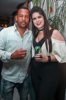 
<a style='margin-left: 5px;' class='btn btn-xs btn-social btn-facebook' href='https://www.facebook.com/sharer/sharer.php?u=https://www.galeramix.com.br/imagem/a39/800-800-90/conteudo/site_galerias/39/raca-negra-petry-galera-mix-15.jpg' rel='popup' data-width='500' data-height='400'><i class='fa fa-facebook'></i>Compartilhar <span class='hidden-xs'>no Facebook</span>
</a> 
<a class='btn btn-default btn-xs' target='_blank' href='imagem/a39/800-800-90/conteudo/site_galerias/39/raca-negra-petry-galera-mix-15.jpg'>
<span class='glyphicon glyphicon-cloud-download'></span> Salvar
</a>
