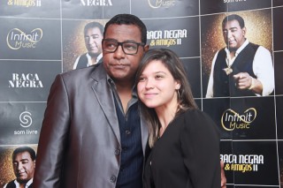 
<a style='margin-left: 5px;' class='btn btn-xs btn-social btn-facebook' href='https://www.facebook.com/sharer/sharer.php?u=https://www.galeramix.com.br/imagem/a39/800-800-90/conteudo/site_galerias/39/raca-negra-petry-galera-mix-21.jpg' rel='popup' data-width='500' data-height='400'><i class='fa fa-facebook'></i>Compartilhar <span class='hidden-xs'>no Facebook</span>
</a> 
<a class='btn btn-default btn-xs' target='_blank' href='imagem/a39/800-800-90/conteudo/site_galerias/39/raca-negra-petry-galera-mix-21.jpg'>
<span class='glyphicon glyphicon-cloud-download'></span> Salvar
</a>
