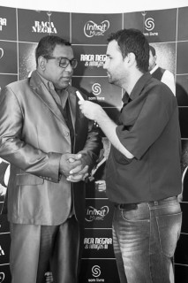 
<a style='margin-left: 5px;' class='btn btn-xs btn-social btn-facebook' href='https://www.facebook.com/sharer/sharer.php?u=https://www.galeramix.com.br/imagem/a39/800-800-90/conteudo/site_galerias/39/raca-negra-petry-galera-mix-23.jpg' rel='popup' data-width='500' data-height='400'><i class='fa fa-facebook'></i>Compartilhar <span class='hidden-xs'>no Facebook</span>
</a> 
<a class='btn btn-default btn-xs' target='_blank' href='imagem/a39/800-800-90/conteudo/site_galerias/39/raca-negra-petry-galera-mix-23.jpg'>
<span class='glyphicon glyphicon-cloud-download'></span> Salvar
</a>
