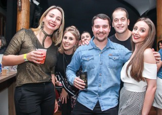 
<a style='margin-left: 5px;' class='btn btn-xs btn-social btn-facebook' href='https://www.facebook.com/sharer/sharer.php?u=https://www.galeramix.com.br/imagem/a39/800-800-90/conteudo/site_galerias/39/raca-negra-petry-galera-mix-28.jpg' rel='popup' data-width='500' data-height='400'><i class='fa fa-facebook'></i>Compartilhar <span class='hidden-xs'>no Facebook</span>
</a> 
<a class='btn btn-default btn-xs' target='_blank' href='imagem/a39/800-800-90/conteudo/site_galerias/39/raca-negra-petry-galera-mix-28.jpg'>
<span class='glyphicon glyphicon-cloud-download'></span> Salvar
</a>
