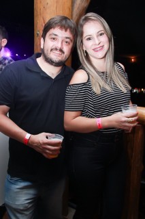 
<a style='margin-left: 5px;' class='btn btn-xs btn-social btn-facebook' href='https://www.facebook.com/sharer/sharer.php?u=https://www.galeramix.com.br/imagem/a39/800-800-90/conteudo/site_galerias/39/raca-negra-petry-galera-mix-37.jpg' rel='popup' data-width='500' data-height='400'><i class='fa fa-facebook'></i>Compartilhar <span class='hidden-xs'>no Facebook</span>
</a> 
<a class='btn btn-default btn-xs' target='_blank' href='imagem/a39/800-800-90/conteudo/site_galerias/39/raca-negra-petry-galera-mix-37.jpg'>
<span class='glyphicon glyphicon-cloud-download'></span> Salvar
</a>
