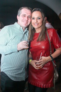 
<a style='margin-left: 5px;' class='btn btn-xs btn-social btn-facebook' href='https://www.facebook.com/sharer/sharer.php?u=https://www.galeramix.com.br/imagem/a39/800-800-90/conteudo/site_galerias/39/raca-negra-petry-galera-mix-46.jpg' rel='popup' data-width='500' data-height='400'><i class='fa fa-facebook'></i>Compartilhar <span class='hidden-xs'>no Facebook</span>
</a> 
<a class='btn btn-default btn-xs' target='_blank' href='imagem/a39/800-800-90/conteudo/site_galerias/39/raca-negra-petry-galera-mix-46.jpg'>
<span class='glyphicon glyphicon-cloud-download'></span> Salvar
</a>
