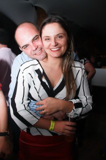 
<a style='margin-left: 5px;' class='btn btn-xs btn-social btn-facebook' href='https://www.facebook.com/sharer/sharer.php?u=https://www.galeramix.com.br/imagem/a39/800-800-90/conteudo/site_galerias/39/raca-negra-petry-galera-mix-47.jpg' rel='popup' data-width='500' data-height='400'><i class='fa fa-facebook'></i>Compartilhar <span class='hidden-xs'>no Facebook</span>
</a> 
<a class='btn btn-default btn-xs' target='_blank' href='imagem/a39/800-800-90/conteudo/site_galerias/39/raca-negra-petry-galera-mix-47.jpg'>
<span class='glyphicon glyphicon-cloud-download'></span> Salvar
</a>
