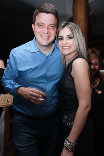 
<a style='margin-left: 5px;' class='btn btn-xs btn-social btn-facebook' href='https://www.facebook.com/sharer/sharer.php?u=https://www.galeramix.com.br/imagem/a39/800-800-90/conteudo/site_galerias/39/raca-negra-petry-galera-mix-51.jpg' rel='popup' data-width='500' data-height='400'><i class='fa fa-facebook'></i>Compartilhar <span class='hidden-xs'>no Facebook</span>
</a> 
<a class='btn btn-default btn-xs' target='_blank' href='imagem/a39/800-800-90/conteudo/site_galerias/39/raca-negra-petry-galera-mix-51.jpg'>
<span class='glyphicon glyphicon-cloud-download'></span> Salvar
</a>
