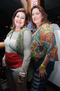 
<a style='margin-left: 5px;' class='btn btn-xs btn-social btn-facebook' href='https://www.facebook.com/sharer/sharer.php?u=https://www.galeramix.com.br/imagem/a39/800-800-90/conteudo/site_galerias/39/raca-negra-petry-galera-mix-54.jpg' rel='popup' data-width='500' data-height='400'><i class='fa fa-facebook'></i>Compartilhar <span class='hidden-xs'>no Facebook</span>
</a> 
<a class='btn btn-default btn-xs' target='_blank' href='imagem/a39/800-800-90/conteudo/site_galerias/39/raca-negra-petry-galera-mix-54.jpg'>
<span class='glyphicon glyphicon-cloud-download'></span> Salvar
</a>
