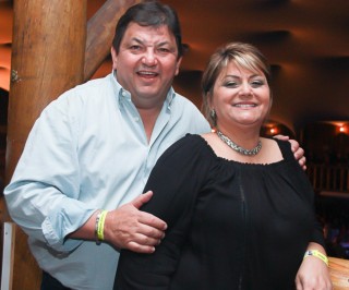 
<a style='margin-left: 5px;' class='btn btn-xs btn-social btn-facebook' href='https://www.facebook.com/sharer/sharer.php?u=https://www.galeramix.com.br/imagem/a39/800-800-90/conteudo/site_galerias/39/raca-negra-petry-galera-mix-57.jpg' rel='popup' data-width='500' data-height='400'><i class='fa fa-facebook'></i>Compartilhar <span class='hidden-xs'>no Facebook</span>
</a> 
<a class='btn btn-default btn-xs' target='_blank' href='imagem/a39/800-800-90/conteudo/site_galerias/39/raca-negra-petry-galera-mix-57.jpg'>
<span class='glyphicon glyphicon-cloud-download'></span> Salvar
</a>
