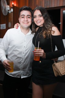 
<a style='margin-left: 5px;' class='btn btn-xs btn-social btn-facebook' href='https://www.facebook.com/sharer/sharer.php?u=https://www.galeramix.com.br/imagem/a39/800-800-90/conteudo/site_galerias/39/raca-negra-petry-galera-mix-58.jpg' rel='popup' data-width='500' data-height='400'><i class='fa fa-facebook'></i>Compartilhar <span class='hidden-xs'>no Facebook</span>
</a> 
<a class='btn btn-default btn-xs' target='_blank' href='imagem/a39/800-800-90/conteudo/site_galerias/39/raca-negra-petry-galera-mix-58.jpg'>
<span class='glyphicon glyphicon-cloud-download'></span> Salvar
</a>
